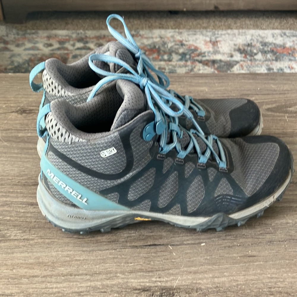 Merrill Hiking Boots 7.5